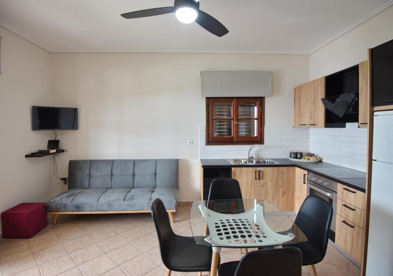 Elpida Apartments Votsi  Buitenkant foto